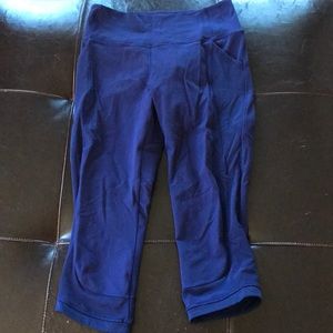LuLulemon Capris - purple Size 8